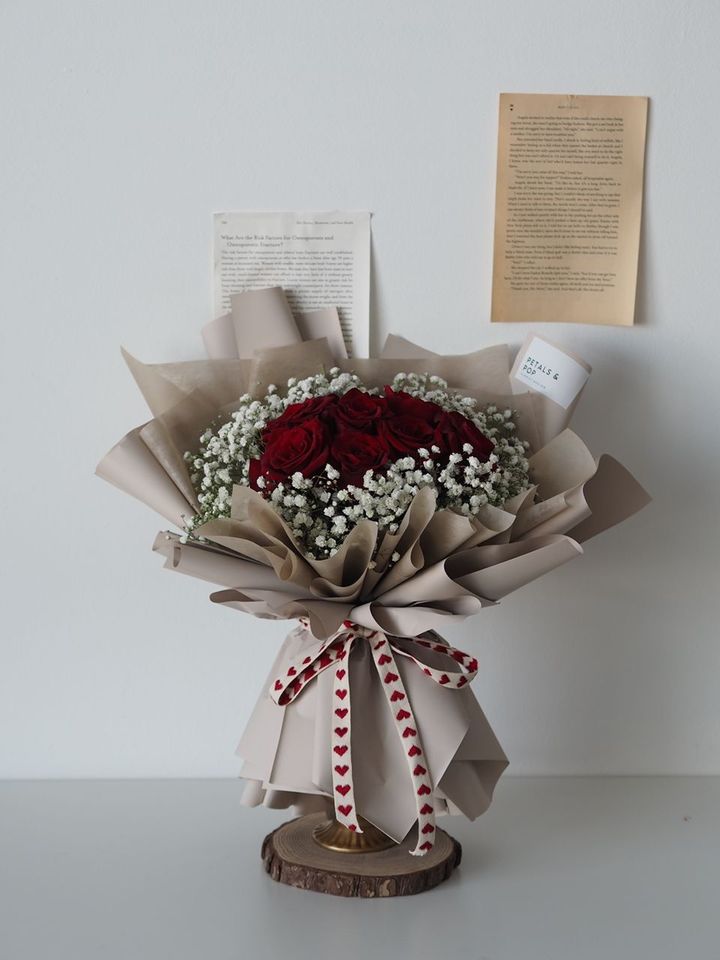 fresh - 10 stalks ecuador red roses with baby breath - RM298