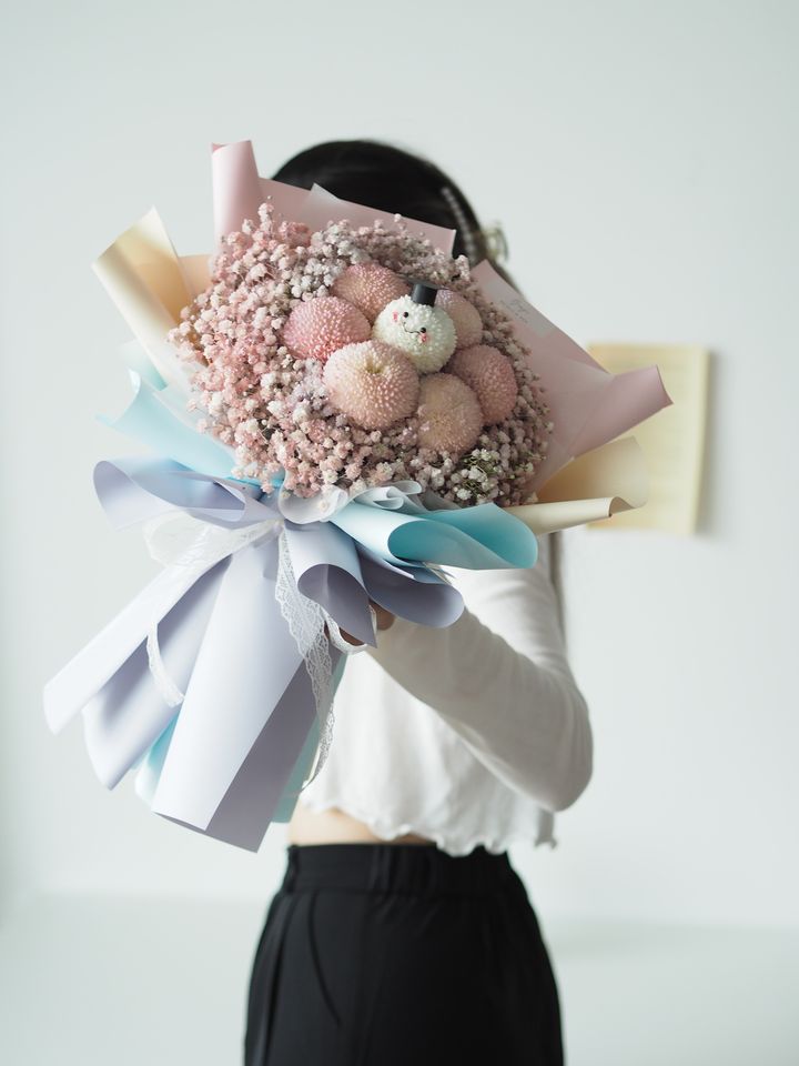 ping ping with baby breath + graduation guy - RM218 (2)