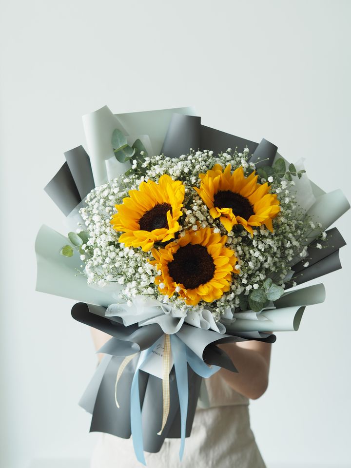 3 stalks sunflower with baby breath match with eucalyptus - RM218