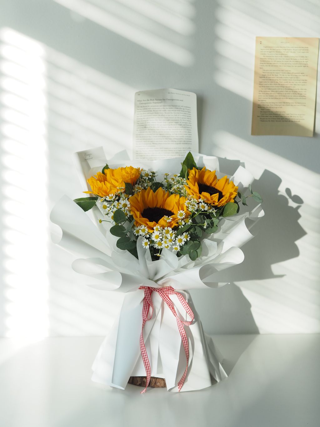 3 stalks Sunflower with matricaria - RM189 (1)