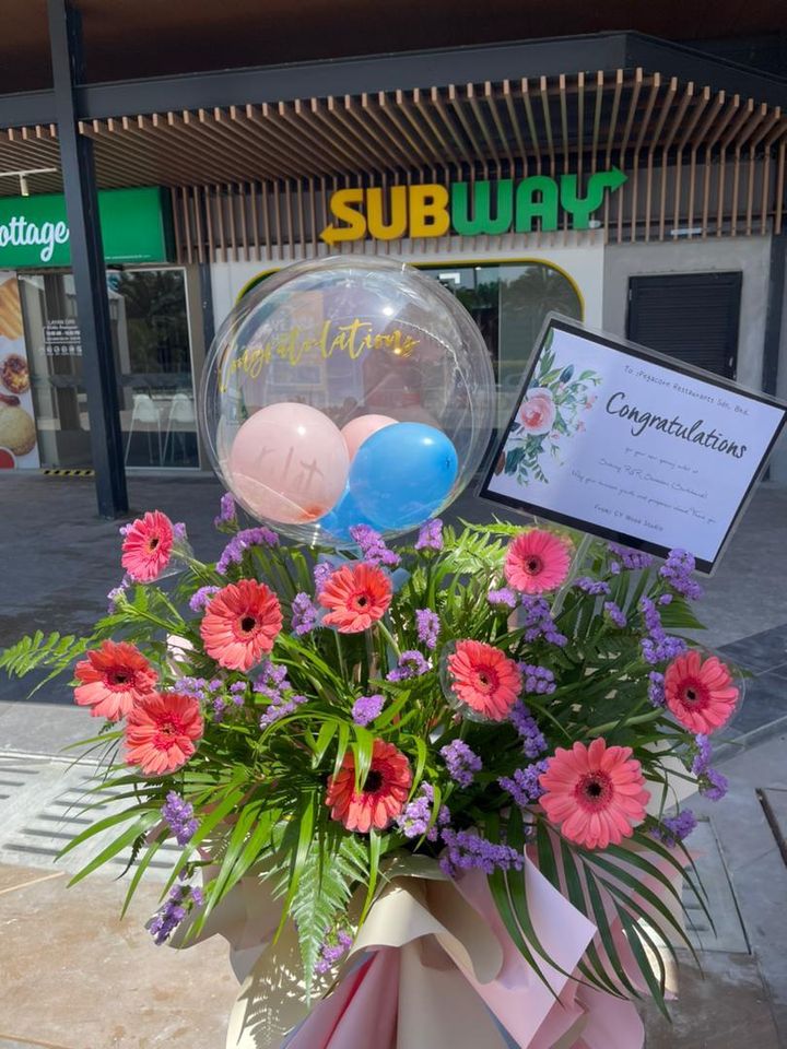 Gerbera Opening stand with balloon - RM278 (1)