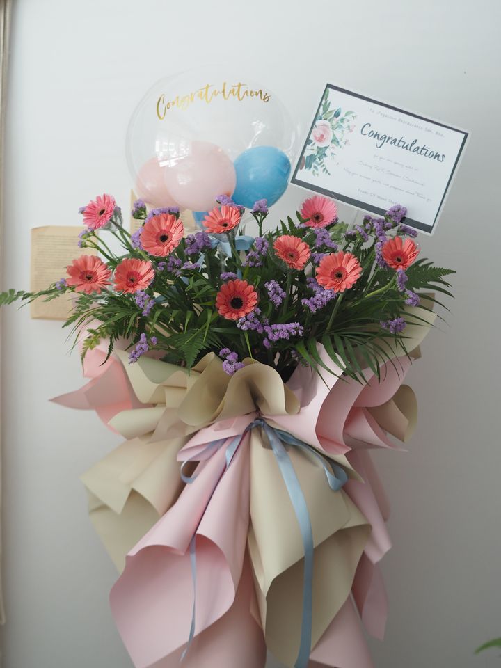Gerbera Opening stand with balloon - RM278 (1)