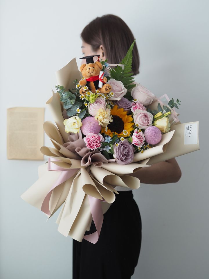 [new] Single sunflower with mix flowers and foliage + graduation bear - RM228
