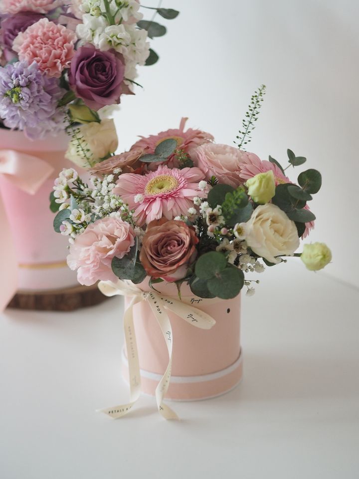 [new] Gerbera with roses eustoma and foliage - rm178