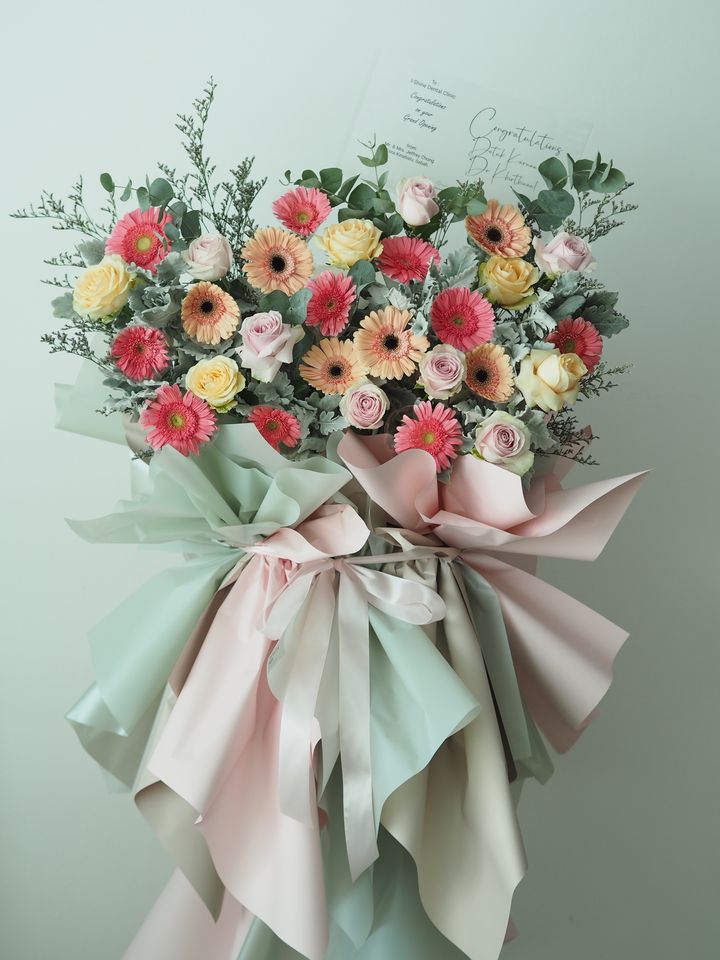 Premium Gerbera with roses Opening Stand - RM338