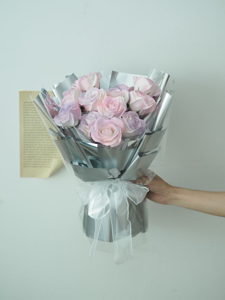 [24new] 12 stalks 5 layers white soap roses with spray color - RM168