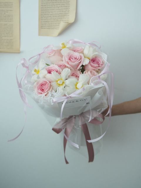 [24new] Tulip with pink roses bouquet with special wrapping - RM268