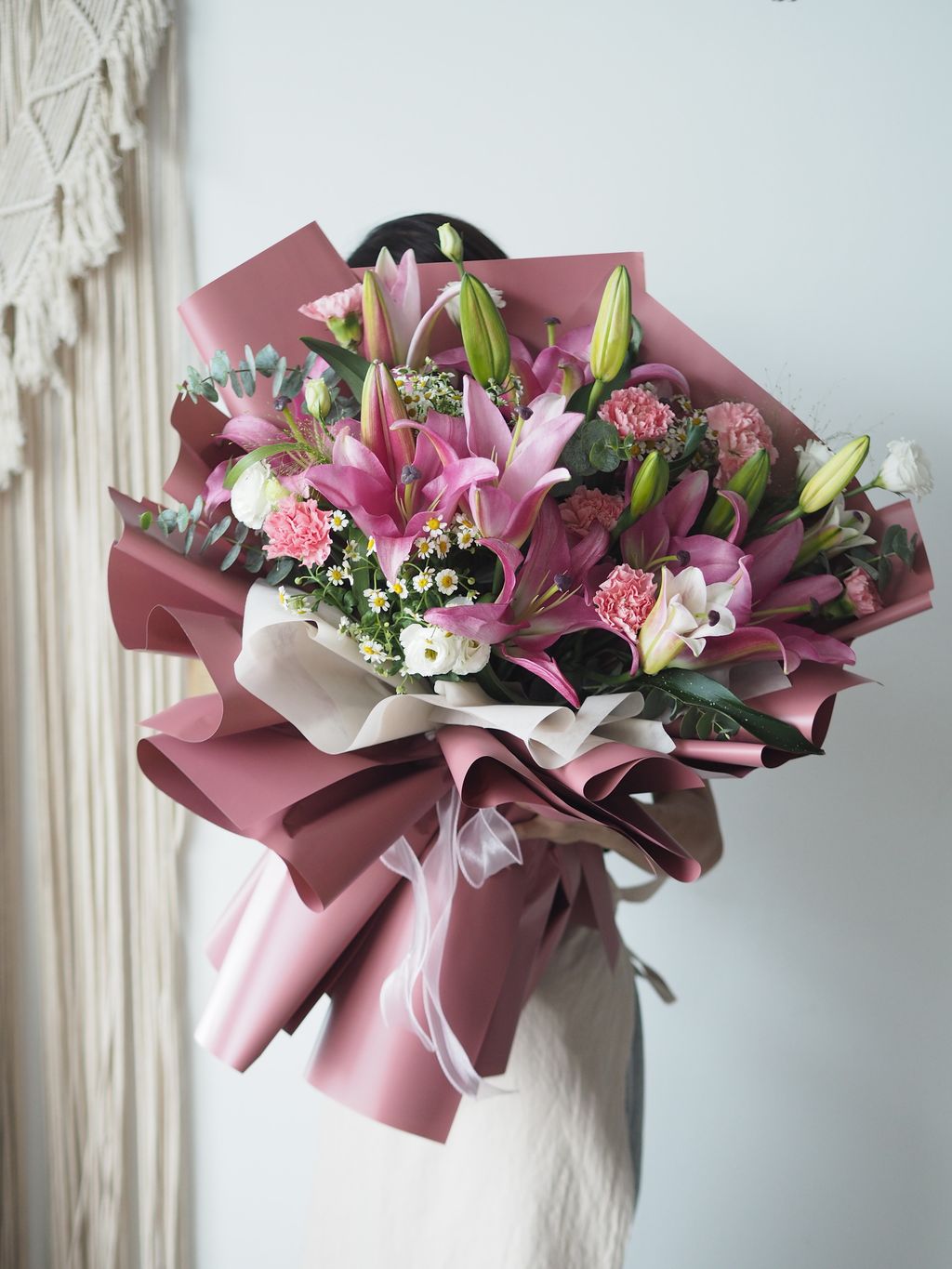 [25]$ Lilies with carnation mix with foliage - rm268