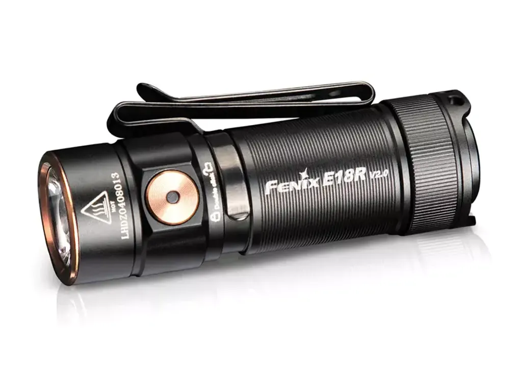 E18R-V2-EDC-Flashlight_900x
