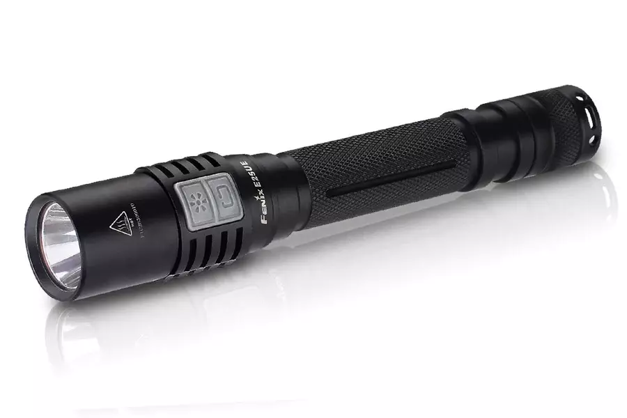 Fenix-E25UE-LED-Flashlight_900x