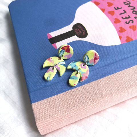 016-8_Pink_Lily_Round_Moon_Dangle_Earrings
