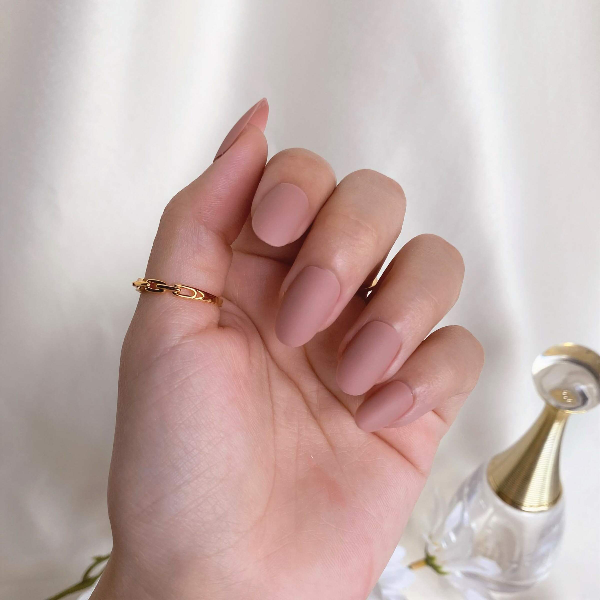 C-004 Pumpkin Latte - Solid Color Press-on Manicure hand.jpg