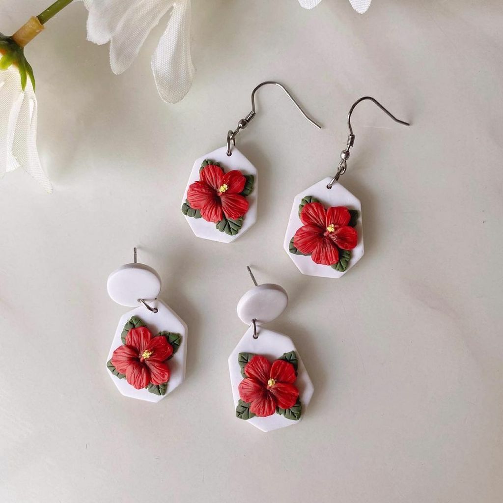 custom hibiscus earrings.jpg