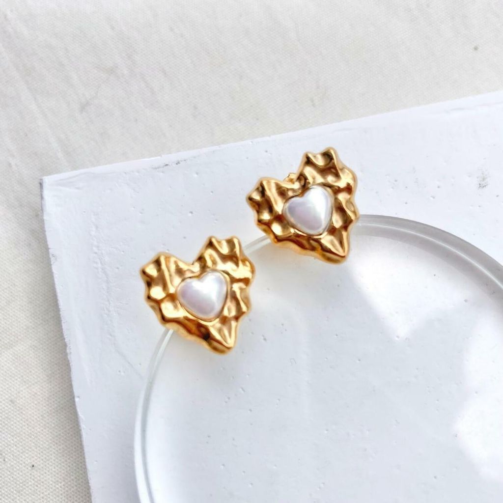074-21 Baroque Gold Framed Pearl Love Earrings.jpg