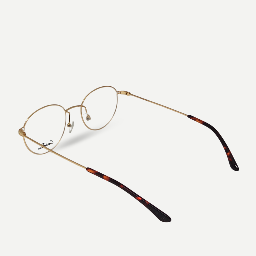 CR18052 C01F Back