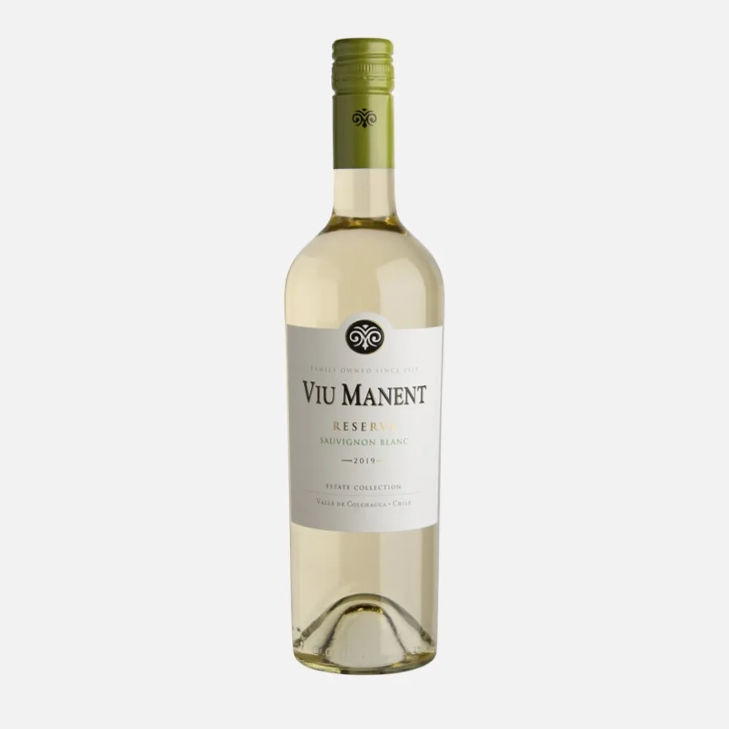 viu manent reserva sauvignon blanc white background