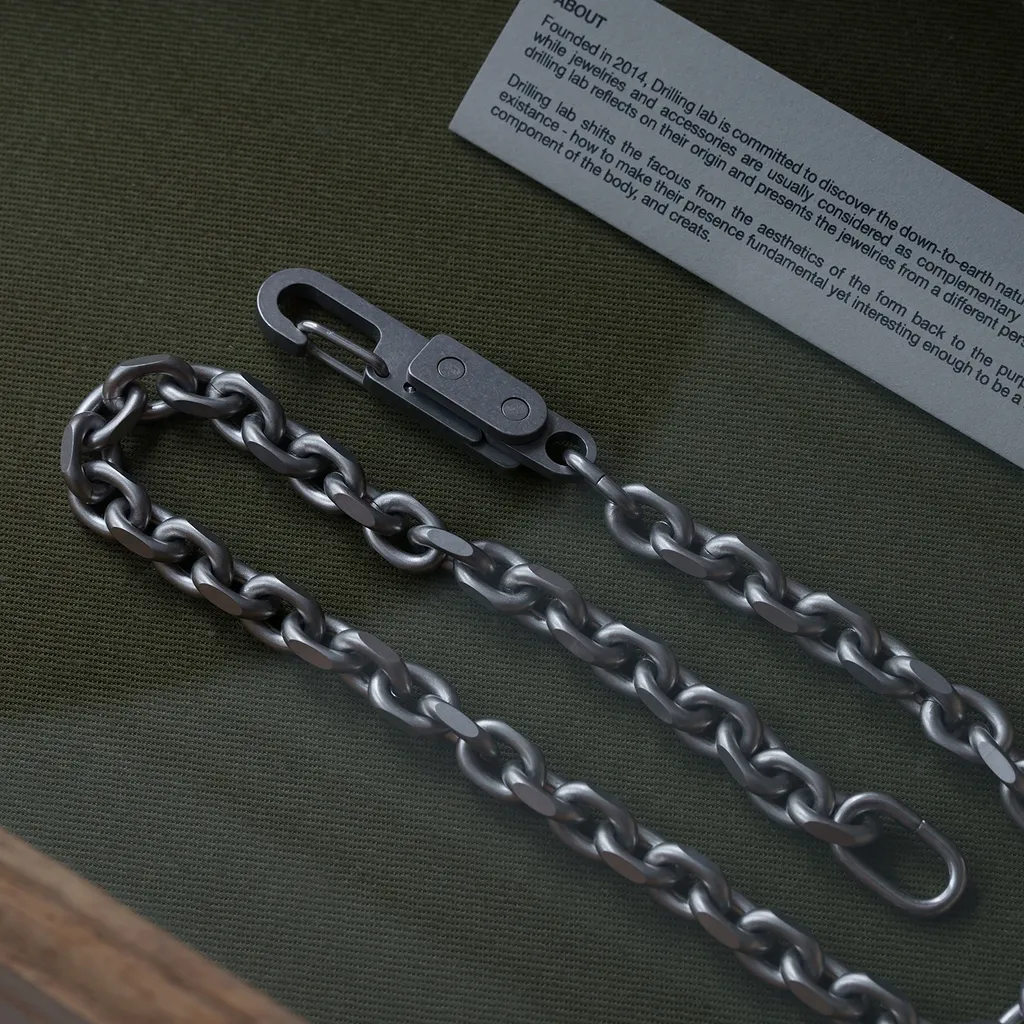 Anonymous_chain necklace_silver_3_1500.jpg