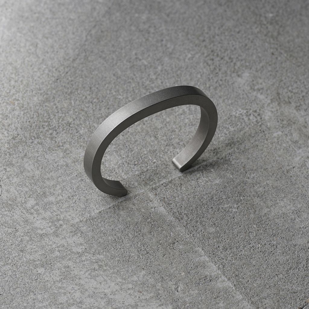 Rightangle_cuff bracelet_silver_9_1500.jpg