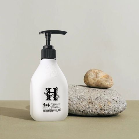 ERH-Enticing-Herbal-Body-Lotion-with-Natural-Fragrances-300ml-(H)-004