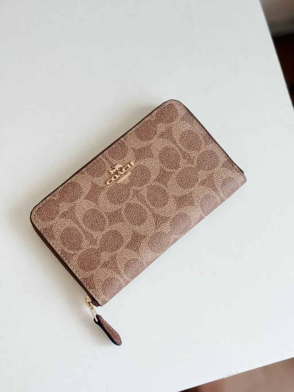 JuzBeauty_JuzBeautyMalaysia_JuzPretty_Authentic_Kbeauty_Malaysia_Skin_Care_Cosmetics_Jbeauty_Health_Care_korean_streetwear_US_Luxury_COACH CW781 Medium Zip Wallet in Signature Coated Canvas 中钱包2