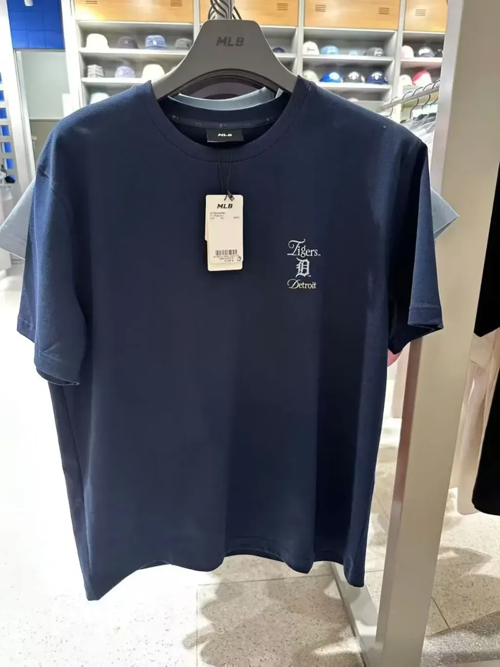 JuzBeauty_JuzBeautyMalaysia_JuzPretty_Authentic_Kbeauty_Malaysia_Skin_Care_Cosmetics_K-Beauty_Health_Care_korean_streetwear_US_Luxury_MLB Sheriff Small Lettering Logo Regular Fit Short Sleeve T-Shirt Tee 3ATSB8163 上衣5