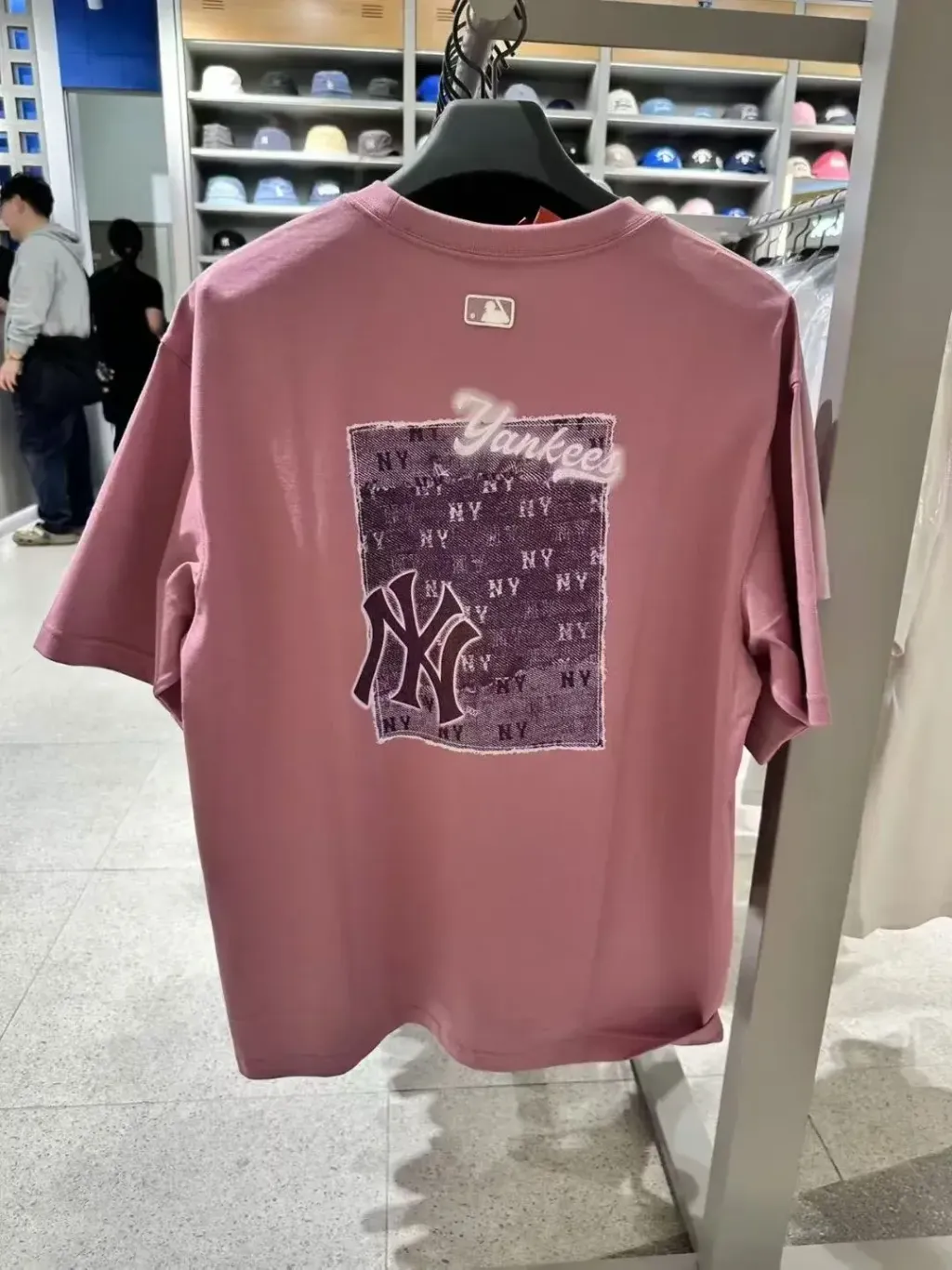 JuzBeauty_JuzBeautyMalaysia_JuzPretty_Authentic_Kbeauty_Malaysia_Skin_Care_Cosmetics_K-Beauty_Health_Care_korean_streetwear_US_Luxury_MLB Vintage Denim-Like Monotiv Overfit Short Sleeve T-Shirt Tee 3ATSM0763 上衣3