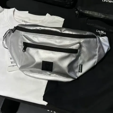 JuzBeauty_JuzBeautyMalaysia_JuzPretty_Authentic_Kbeauty_Malaysia_Skin_Care_Cosmetics_K-Beauty_Health_Care_korean_streetwear_US_Luxury_LIFEWORK New Square Wappen Hip Sack LW265BG940 胸包15