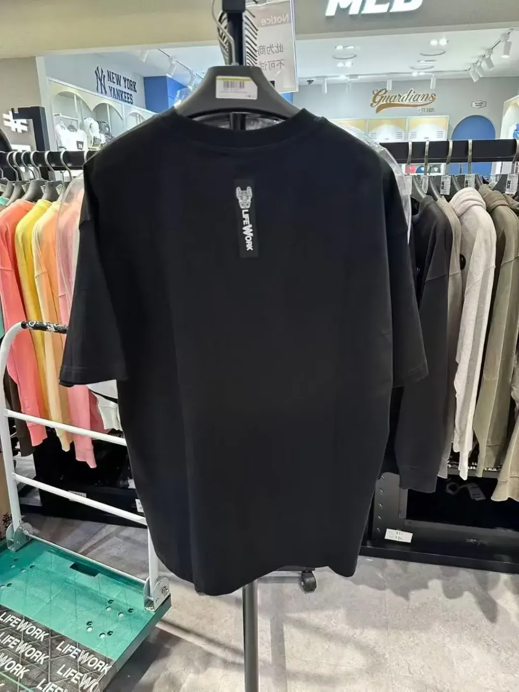 JuzBeauty_JuzBeautyMalaysia_JuzPretty_Authentic_Kbeauty_Malaysia_Skin_Care_Cosmetics_K-Beauty_Health_Care_korean_streetwear_US_Luxury_LIFEWORK Unisex Basic Mini Logo Short Sleeve T-Shirt Tee LW252TS118 上衣5