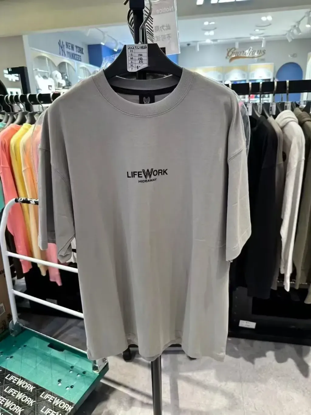 JuzBeauty_JuzBeautyMalaysia_JuzPretty_Authentic_Kbeauty_Malaysia_Skin_Care_Cosmetics_K-Beauty_Health_Care_korean_streetwear_US_Luxury_LIFEWORK Unisex Basic Mini Logo Short Sleeve T-Shirt Tee LW252TS118 上衣7