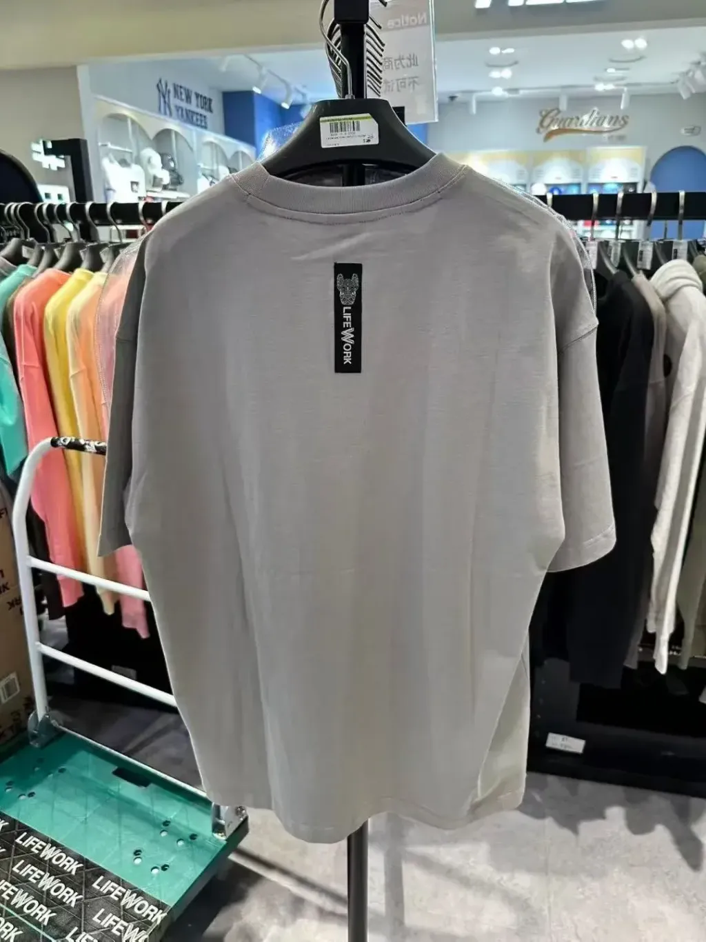 JuzBeauty_JuzBeautyMalaysia_JuzPretty_Authentic_Kbeauty_Malaysia_Skin_Care_Cosmetics_K-Beauty_Health_Care_korean_streetwear_US_Luxury_LIFEWORK Unisex Basic Mini Logo Short Sleeve T-Shirt Tee LW252TS118 上衣6