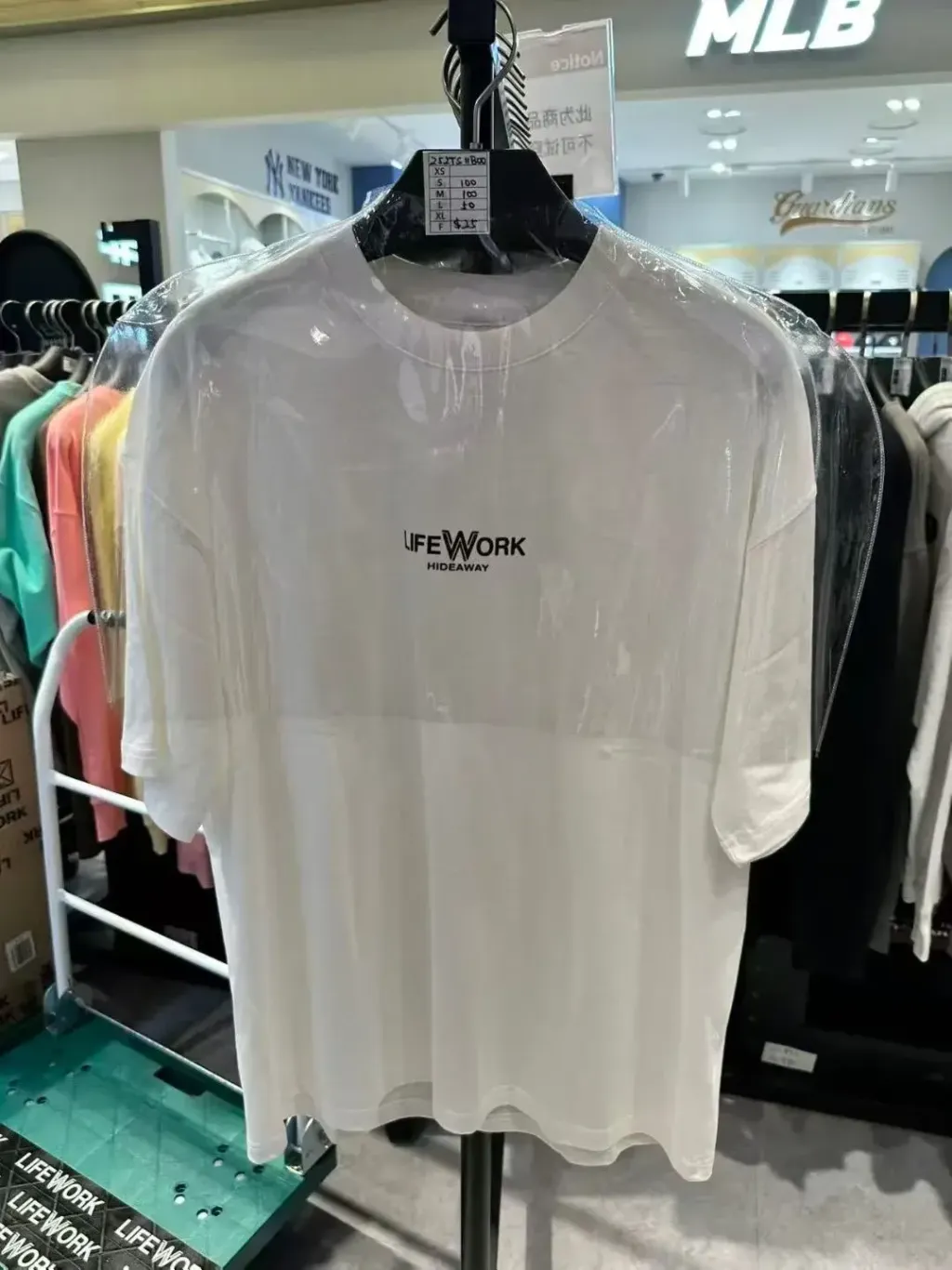 JuzBeauty_JuzBeautyMalaysia_JuzPretty_Authentic_Kbeauty_Malaysia_Skin_Care_Cosmetics_K-Beauty_Health_Care_korean_streetwear_US_Luxury_LIFEWORK Unisex Basic Mini Logo Short Sleeve T-Shirt Tee LW252TS118 上衣9