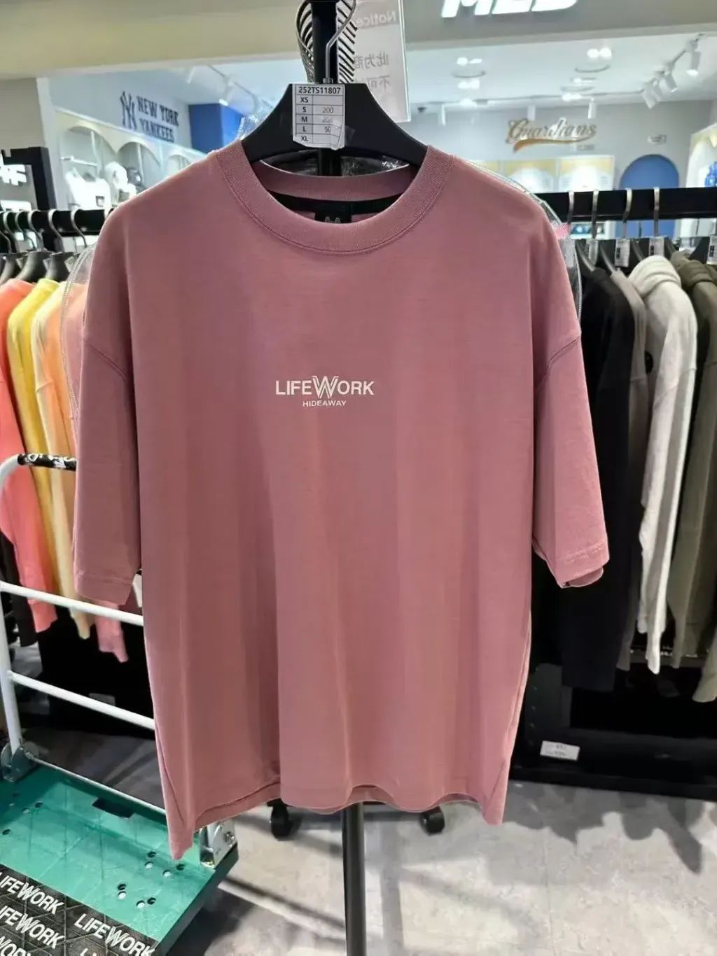 JuzBeauty_JuzBeautyMalaysia_JuzPretty_Authentic_Kbeauty_Malaysia_Skin_Care_Cosmetics_K-Beauty_Health_Care_korean_streetwear_US_Luxury_LIFEWORK Unisex Basic Mini Logo Short Sleeve T-Shirt Tee LW252TS118 上衣11