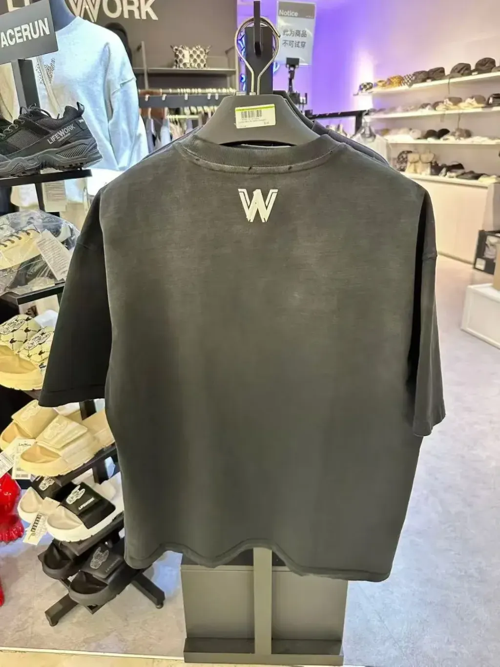 JuzBeauty_JuzBeautyMalaysia_JuzPretty_Authentic_Kbeauty_Malaysia_Skin_Care_Cosmetics_K-Beauty_Health_Care_korean_streetwear_US_Luxury_LIFEWORK Vintage Tape Graphic Short Sleeve T-Shirt Tee LW262TS426 上衣3