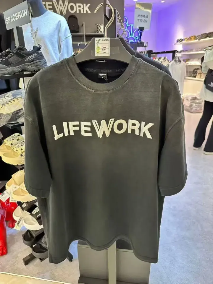 JuzBeauty_JuzBeautyMalaysia_JuzPretty_Authentic_Kbeauty_Malaysia_Skin_Care_Cosmetics_K-Beauty_Health_Care_korean_streetwear_US_Luxury_LIFEWORK Vintage Tape Graphic Short Sleeve T-Shirt Tee LW262TS426 上衣4