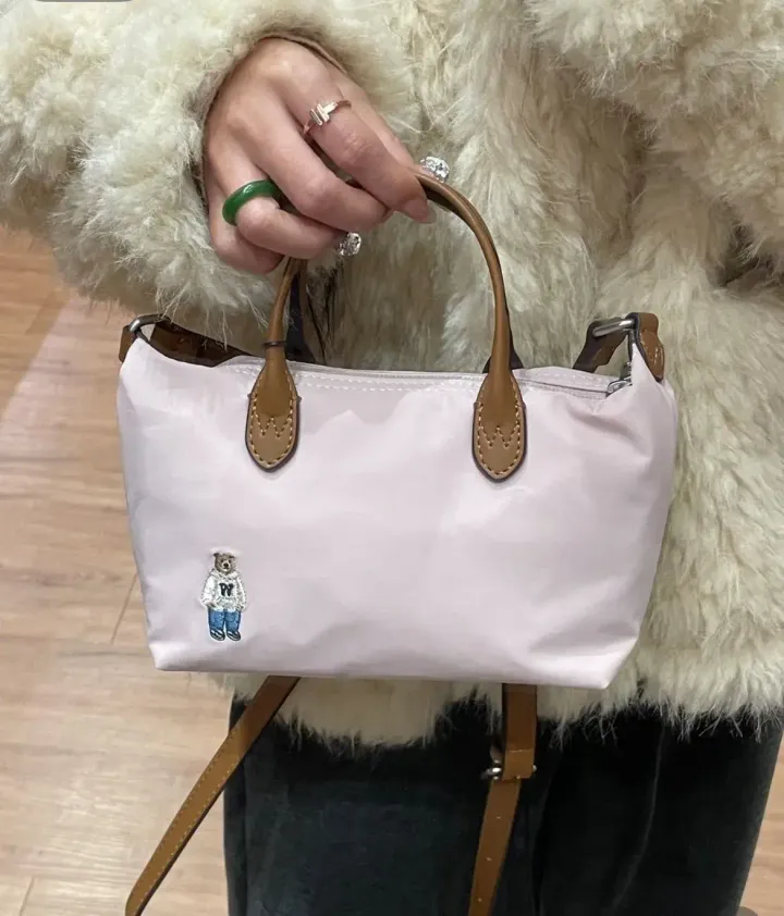 JuzBeauty_JuzBeautyMalaysia_JuzPretty_Authentic_Kbeauty_Malaysia_Skin_Care_Cosmetics_K-Beauty_Health_Care_korean_streetwear_US_Luxury_WHOAU Steve Nylon Mini Cross Bag WHBGG1111A 饺子包9
