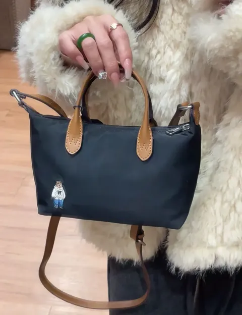 JuzBeauty_JuzBeautyMalaysia_JuzPretty_Authentic_Kbeauty_Malaysia_Skin_Care_Cosmetics_K-Beauty_Health_Care_korean_streetwear_US_Luxury_WHOAU Steve Nylon Mini Cross Bag WHBGG1111A 饺子包10