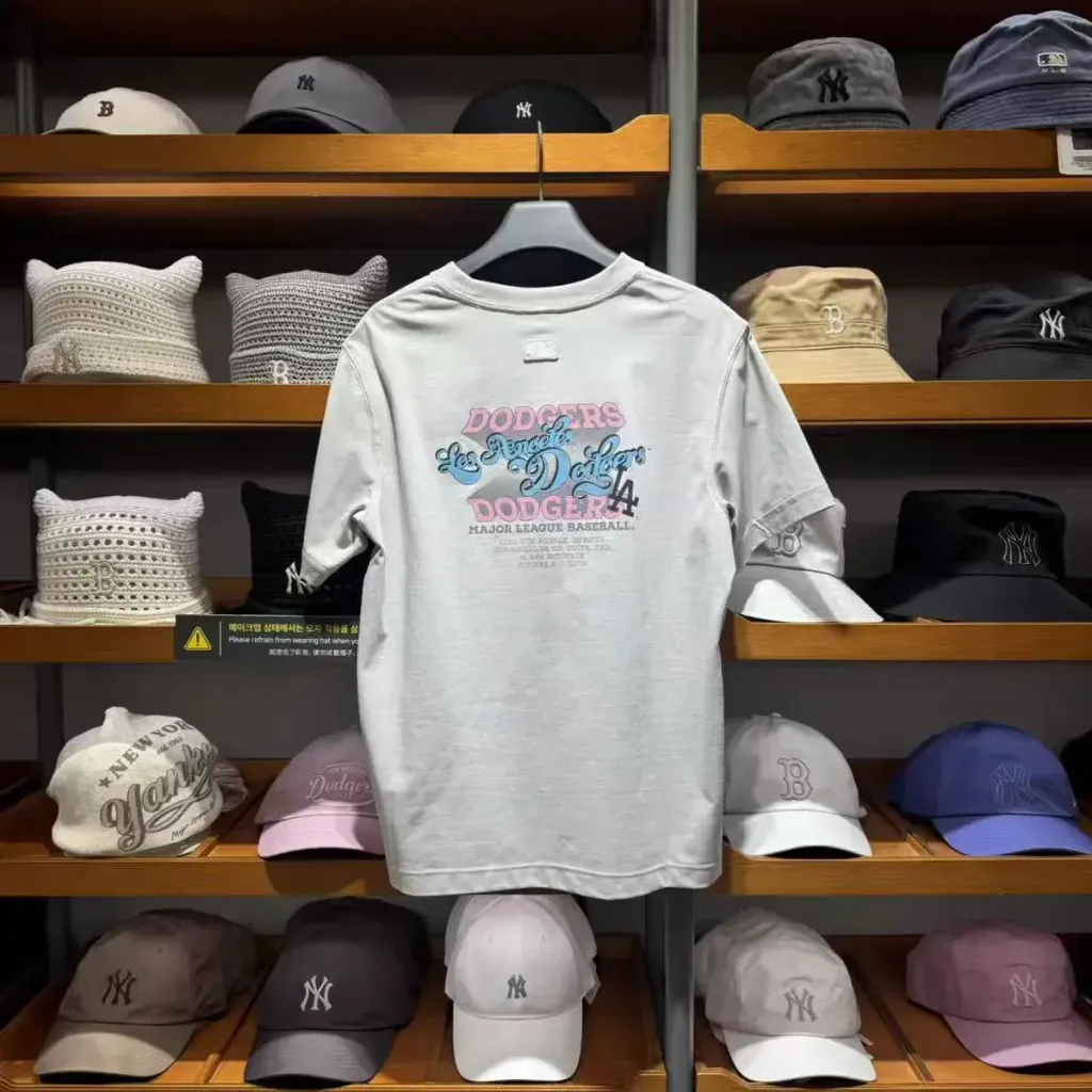 JuzBeauty_JuzBeautyMalaysia_JuzPretty_Authentic_Kbeauty_Malaysia_Skin_Care_Cosmetics_K-Beauty_Health_Care_korean_streetwear_US_Luxury_MLB Vintage Back Graphic Short-sleeve T-shirt Tee 3ATSV1663 上衣17