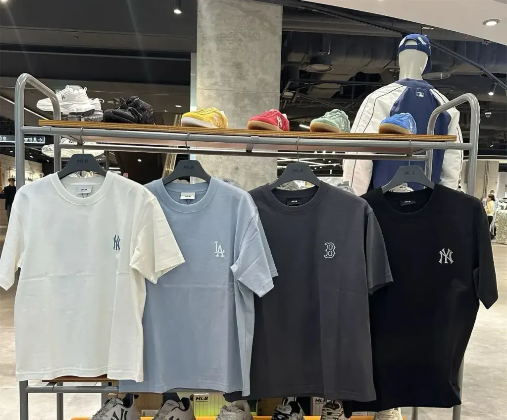 JuzBeauty_JuzBeautyMalaysia_JuzPretty_Authentic_Kbeauty_Malaysia_Skin_Care_Cosmetics_K-Beauty_Health_Care_korean_streetwear_US_Luxury_MLB Vintage Denim-like Monogram Big Lux Oversized Short Sleeve T-Shirt Tee 3ATSM0663 上衣21