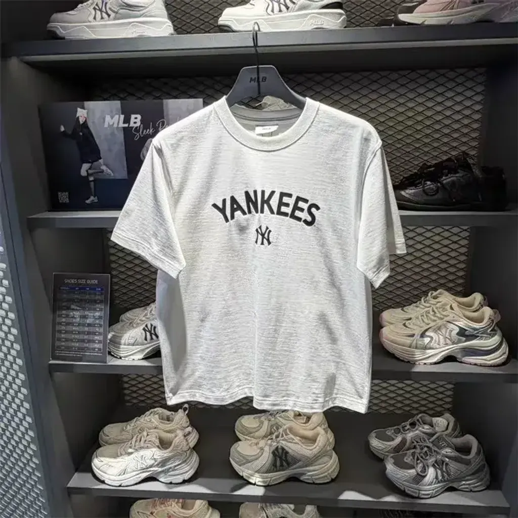JuzBeauty_JuzBeautyMalaysia_JuzPretty_Authentic_Kbeauty_Malaysia_Skin_Care_Cosmetics_K-Beauty_Health_Care_korean_streetwear_US_Luxury_MLB New York Yankees with Lettering Logo Detail Semi-oversized Short-sleeve T-shirt Tee 3ATSB8363 上衣21