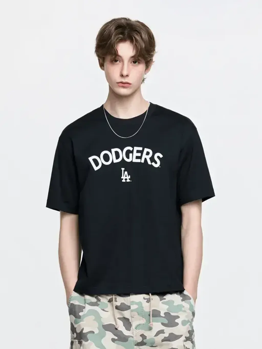 JuzBeauty_JuzBeautyMalaysia_JuzPretty_Authentic_Kbeauty_Malaysia_Skin_Care_Cosmetics_K-Beauty_Health_Care_korean_streetwear_US_Luxury_MLB New York Yankees with Lettering Logo Detail Semi-oversized Short-sleeve T-shirt Tee 3ATSB8363 上衣9