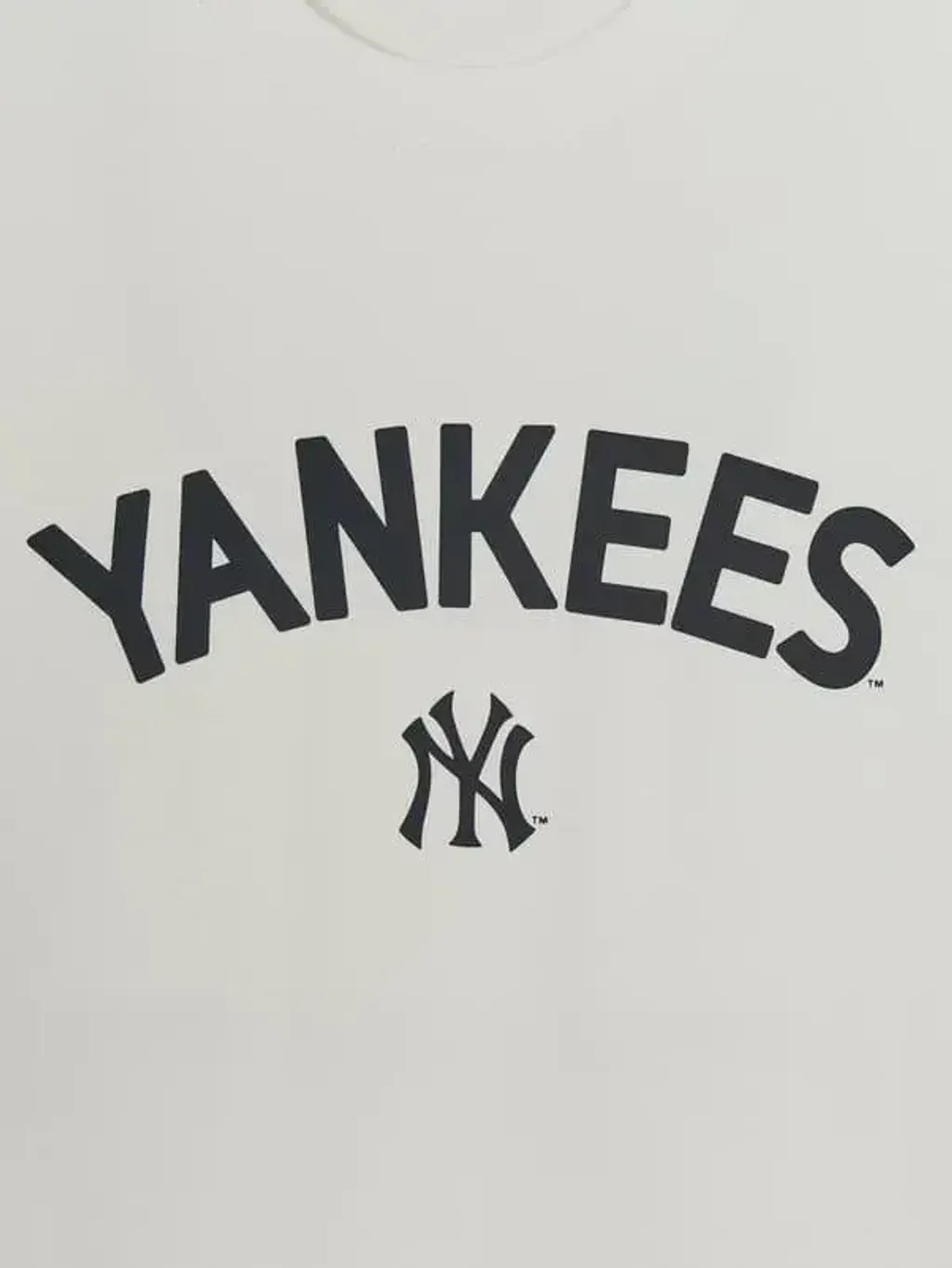 JuzBeauty_JuzBeautyMalaysia_JuzPretty_Authentic_Kbeauty_Malaysia_Skin_Care_Cosmetics_K-Beauty_Health_Care_korean_streetwear_US_Luxury_MLB New York Yankees with Lettering Logo Detail Semi-oversized Short-sleeve T-shirt Tee 3ATSB8363 上衣15