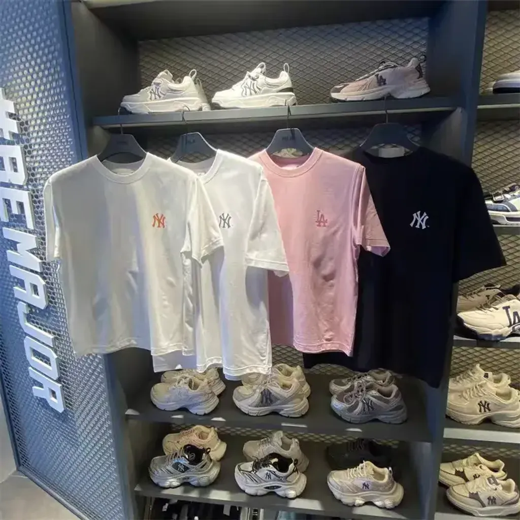 JuzBeauty_JuzBeautyMalaysia_JuzPretty_Authentic_Kbeauty_Malaysia_Skin_Care_Cosmetics_K-Beauty_Health_Care_korean_streetwear_US_Luxury_MLB Vintage Sportive Cursive Graphic Short Sleeve T-shirt Tee 3ATSV1263 上衣22