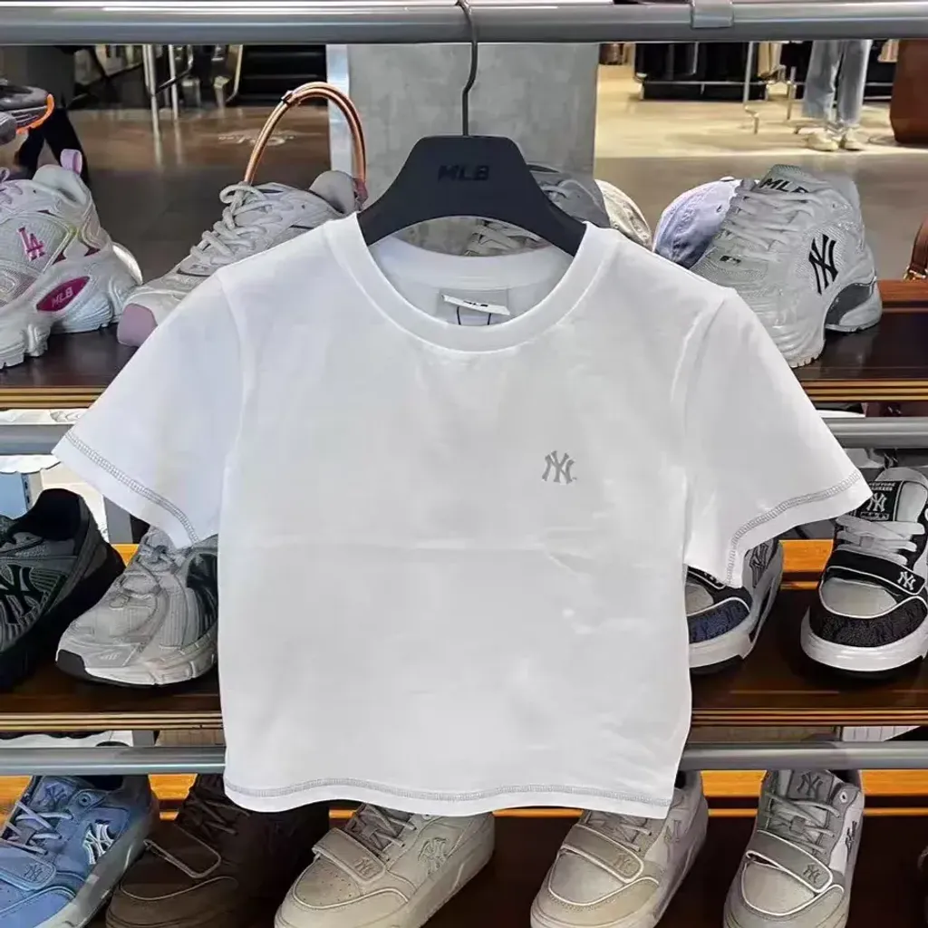 JuzBeauty_JuzBeautyMalaysia_JuzPretty_Authentic_Kbeauty_Malaysia_Skin_Care_Cosmetics_K-Beauty_Health_Care_korean_streetwear_US_Luxury_MLB Women's Basic Small Logo Slim Cropped Short Sleeve T-shirt Tee 3FTSB5163 女款上衣26