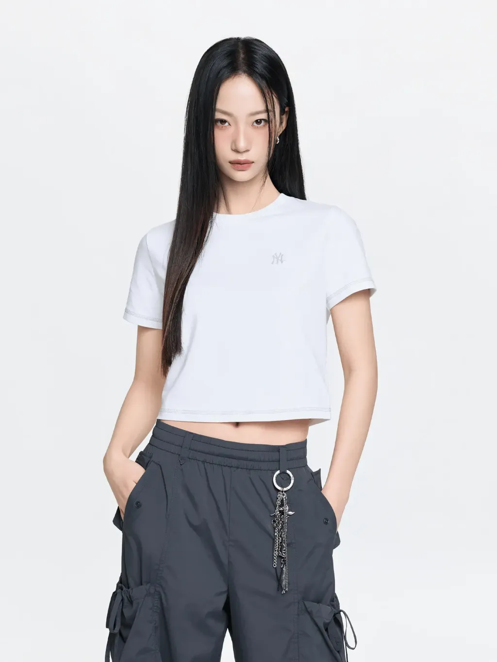 JuzBeauty_JuzBeautyMalaysia_JuzPretty_Authentic_Kbeauty_Malaysia_Skin_Care_Cosmetics_K-Beauty_Health_Care_korean_streetwear_US_Luxury_MLB Women's Basic Small Logo Slim Cropped Short Sleeve T-shirt Tee 3FTSB5163 女款上衣12