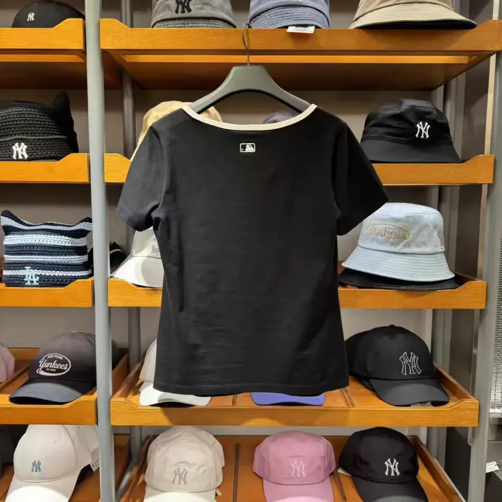 JuzBeauty_JuzBeautyMalaysia_JuzPretty_Authentic_Kbeauty_Malaysia_Skin_Care_Cosmetics_K-Beauty_Health_Care_korean_streetwear_US_Luxury_MLB Women's Basic Square Neck Slim Fit Short Sleeve T-shirt Tee 3FTSB7363 女款上衣24