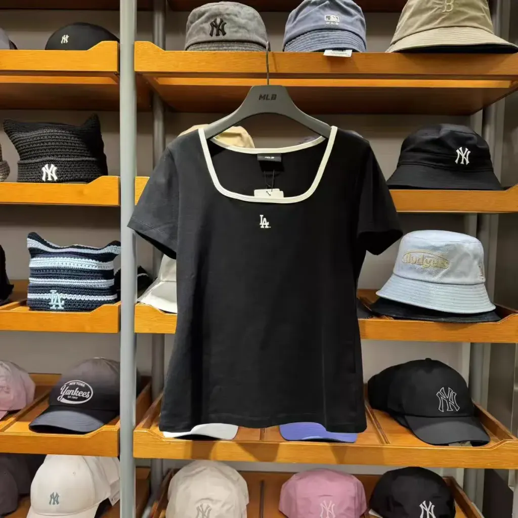 JuzBeauty_JuzBeautyMalaysia_JuzPretty_Authentic_Kbeauty_Malaysia_Skin_Care_Cosmetics_K-Beauty_Health_Care_korean_streetwear_US_Luxury_MLB Women's Basic Square Neck Slim Fit Short Sleeve T-shirt Tee 3FTSB7363 女款上衣23