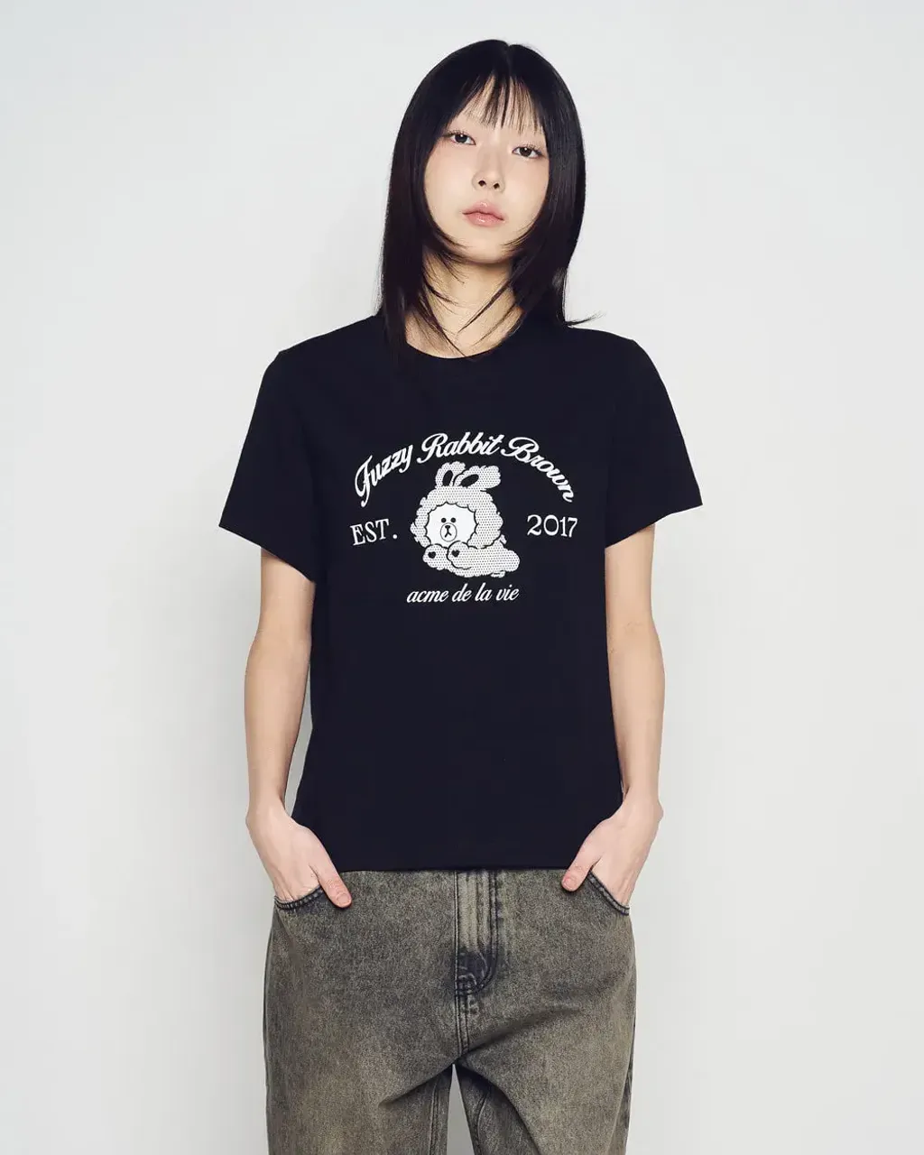 JuzBeauty_JuzBeautyMalaysia_JuzPretty_Authentic_Kbeauty_Malaysia_Skin_Care_Cosmetics_K-Beauty_Health_Care_korean_streetwear_US_Luxury_ADLV x LINE FRIENDS Woman Brown Line Friends Short Sleeve T-shirt Tee 女款上衣1