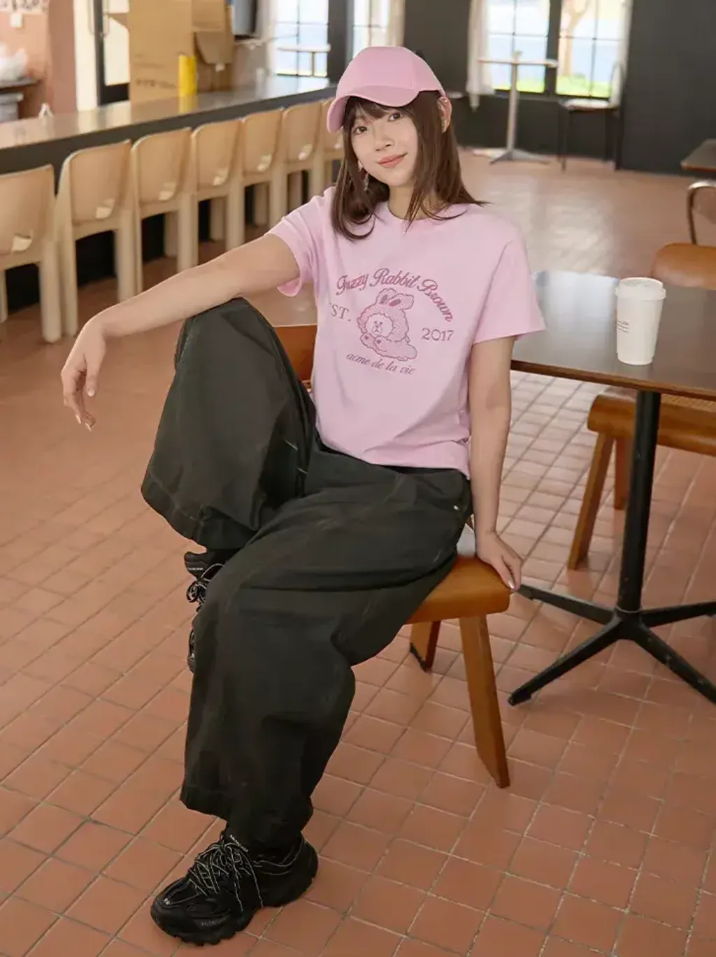 JuzBeauty_JuzBeautyMalaysia_JuzPretty_Authentic_Kbeauty_Malaysia_Skin_Care_Cosmetics_K-Beauty_Health_Care_korean_streetwear_US_Luxury_ADLV x LINE FRIENDS Woman Brown Line Friends Short Sleeve T-shirt Tee 女款上衣19