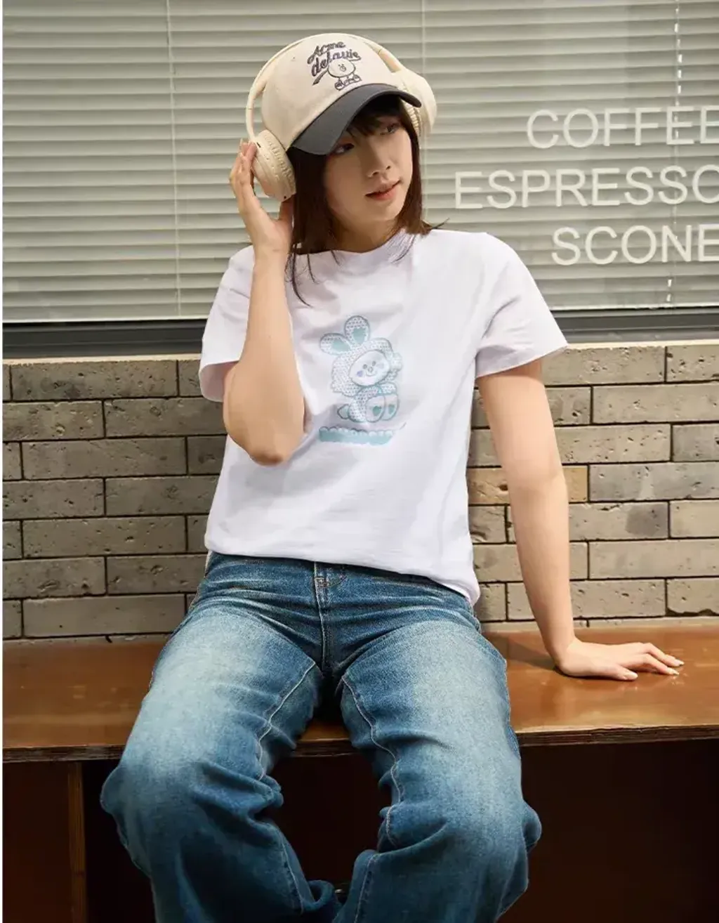 JuzBeauty_JuzBeautyMalaysia_JuzPretty_Authentic_Kbeauty_Malaysia_Skin_Care_Cosmetics_K-Beauty_Health_Care_korean_streetwear_US_Luxury_ADLV x LINE FRIENDS Woman Cony Line Friends Short Sleeve T-shirt Tee 女款上衣13