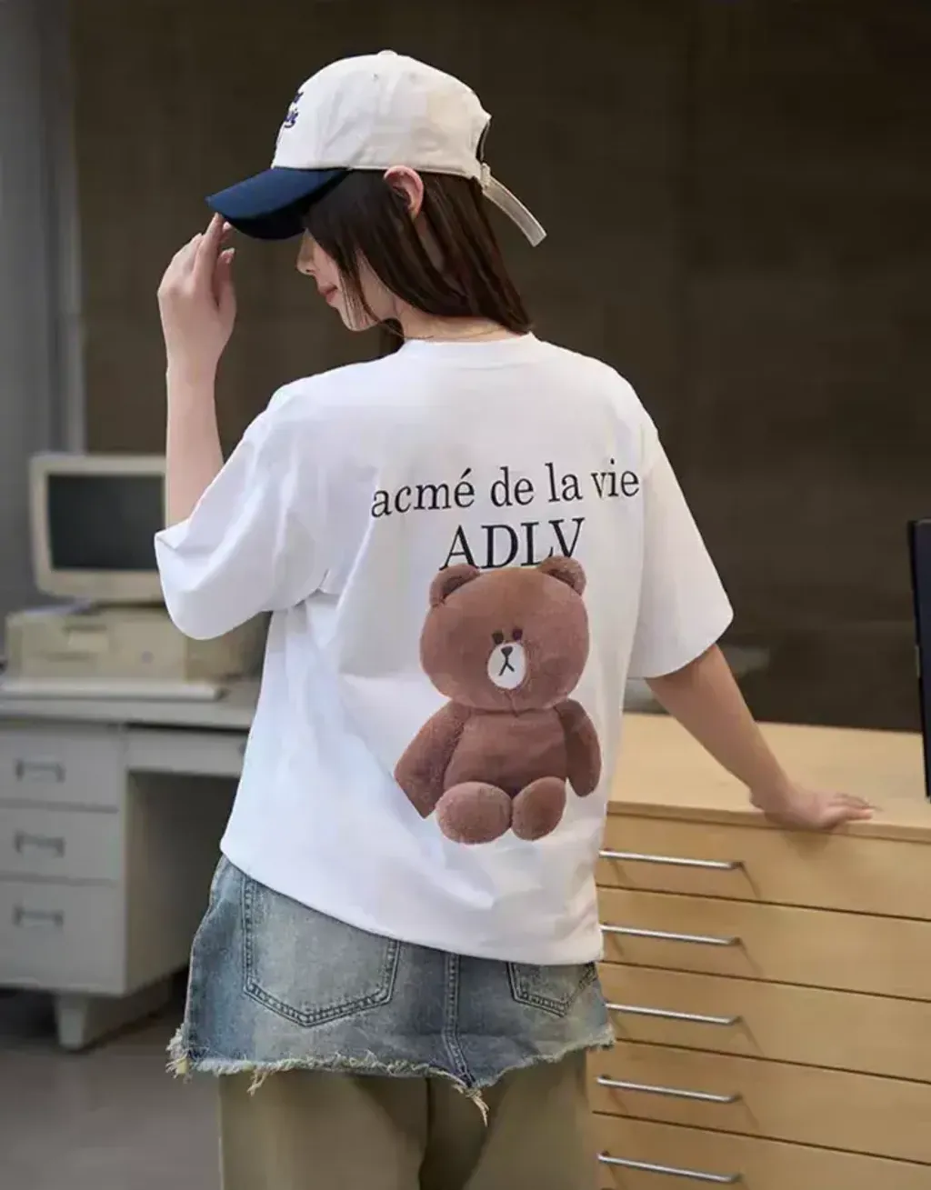 JuzBeauty_JuzBeautyMalaysia_JuzPretty_Authentic_Kbeauty_Malaysia_Skin_Care_Cosmetics_K-Beauty_Health_Care_korean_streetwear_US_Luxury_ADLV x LINE FRIENDS Basic Logo With Line Friends Short Sleeve T-shirt Tee 上衣4